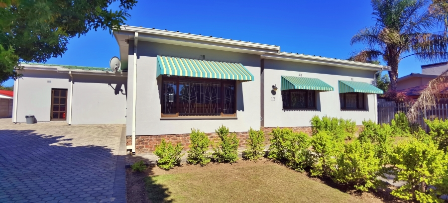 4 Bedroom Property for Sale in Hartenbos Central Western Cape